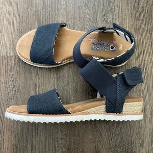 Skechers BOBS Sandals - Size 6.5